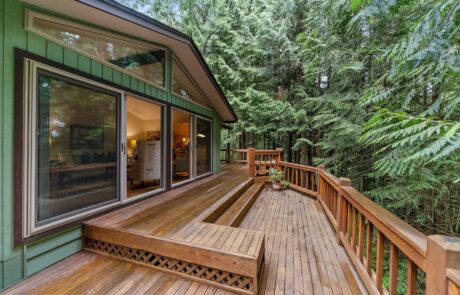 unnamed-12-2 Modern redwood deck construction with custom wood railings