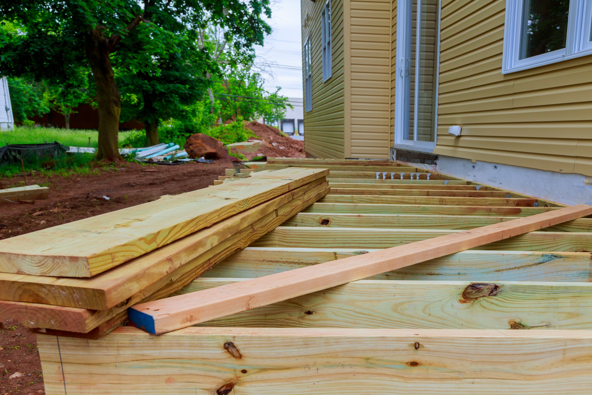 Porch And Deck Construction Similarities And Differences